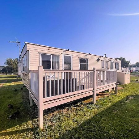 6 Berth Caravan For Hire By The Beach In Heacham, Norfolk Ref 21038C Екстериор снимка