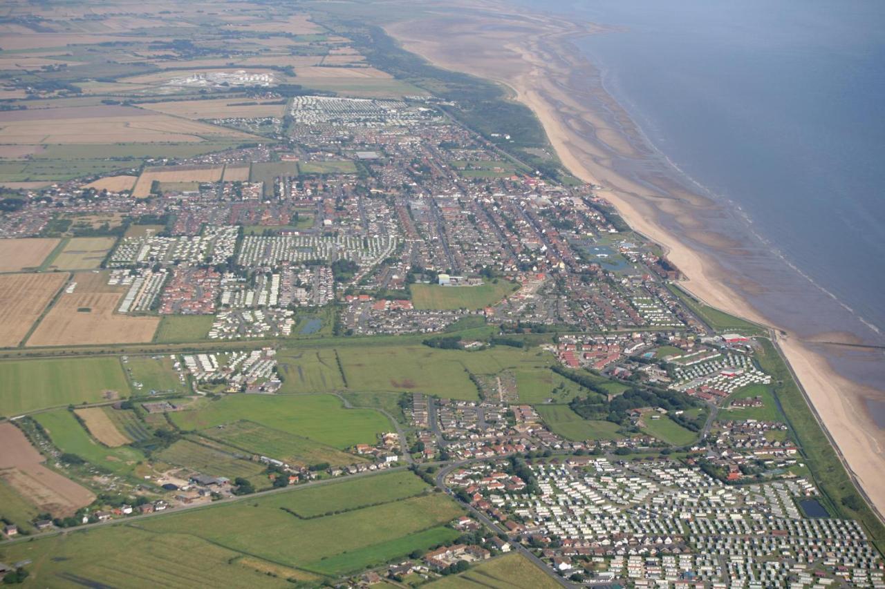 6 Berth Caravan For Hire By The Beach In Heacham, Norfolk Ref 21038C Екстериор снимка