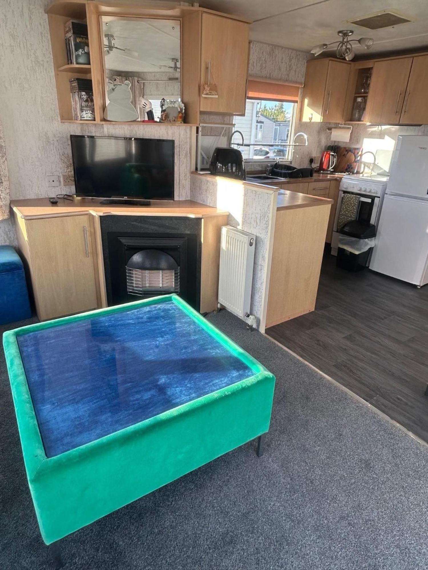 6 Berth Caravan For Hire By The Beach In Heacham, Norfolk Ref 21038C Екстериор снимка