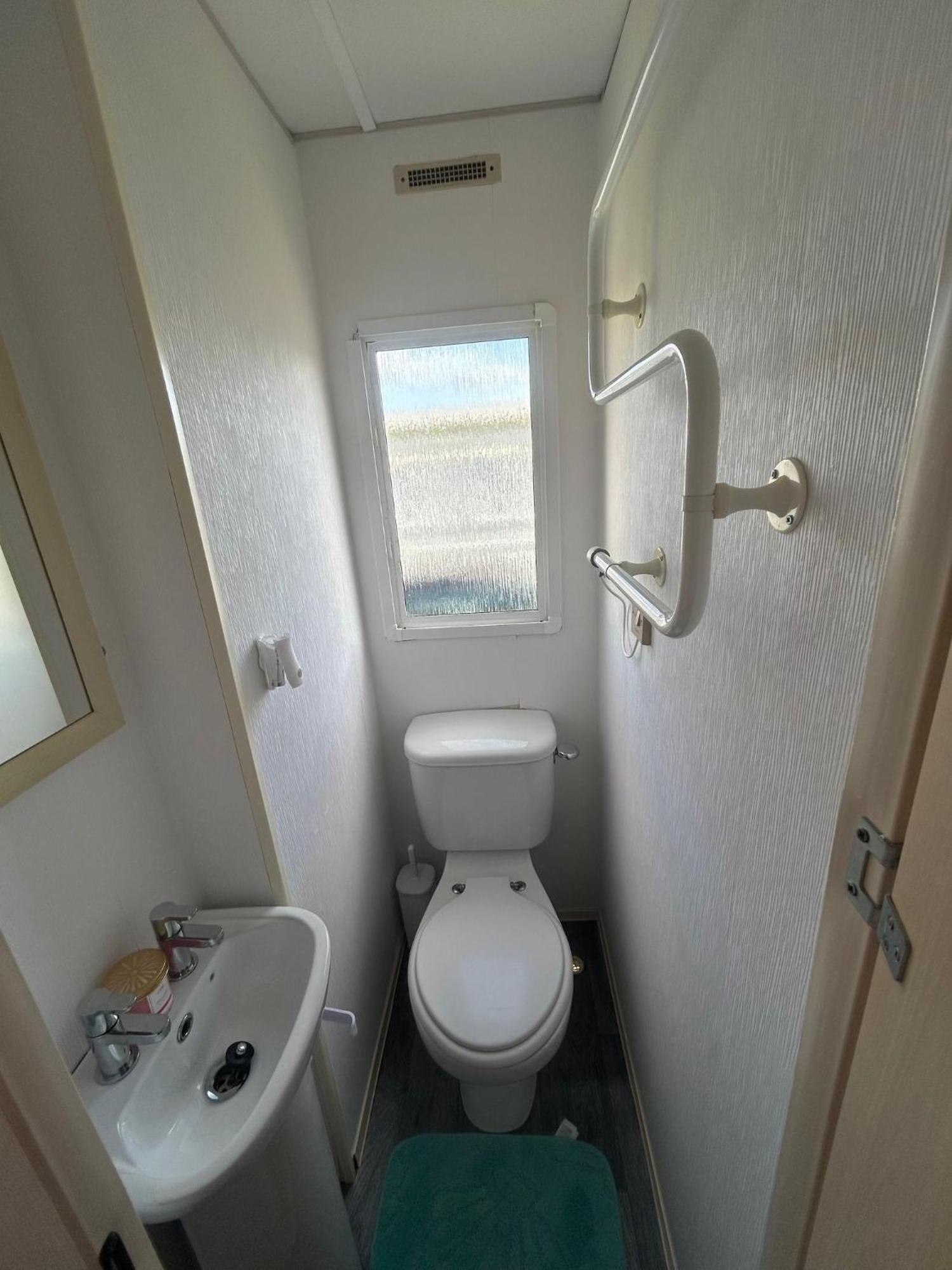 6 Berth Caravan For Hire By The Beach In Heacham, Norfolk Ref 21038C Екстериор снимка