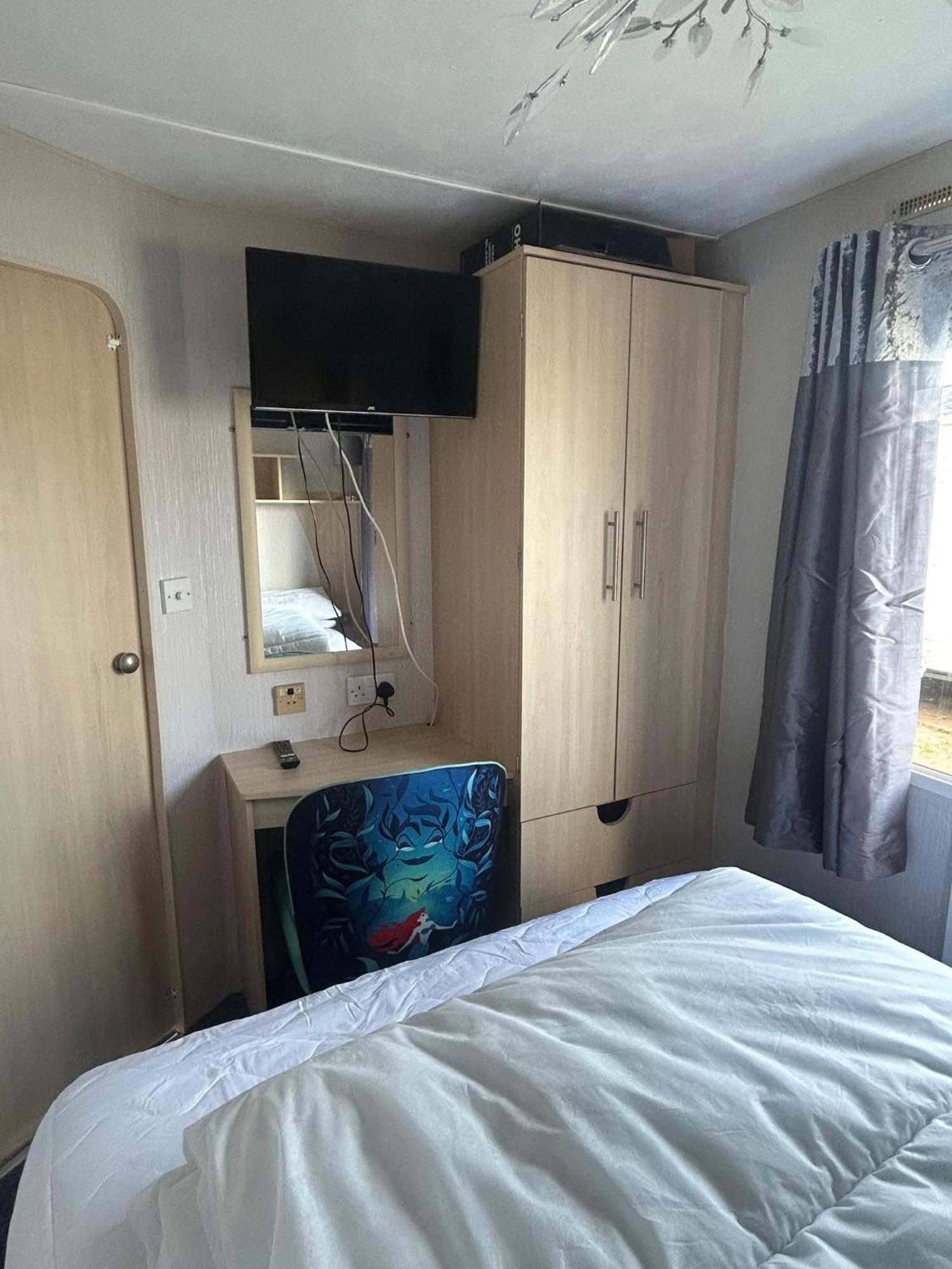 6 Berth Caravan For Hire By The Beach In Heacham, Norfolk Ref 21038C Екстериор снимка